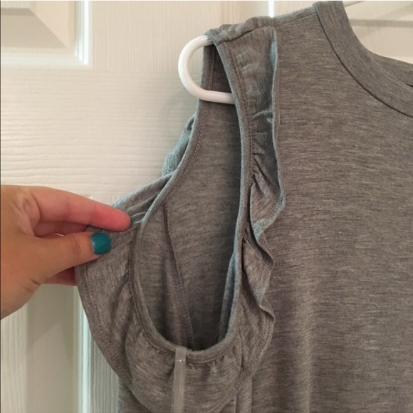 Francesca’s Ruffle Cold Shoulder Top - Picture 4 of 4